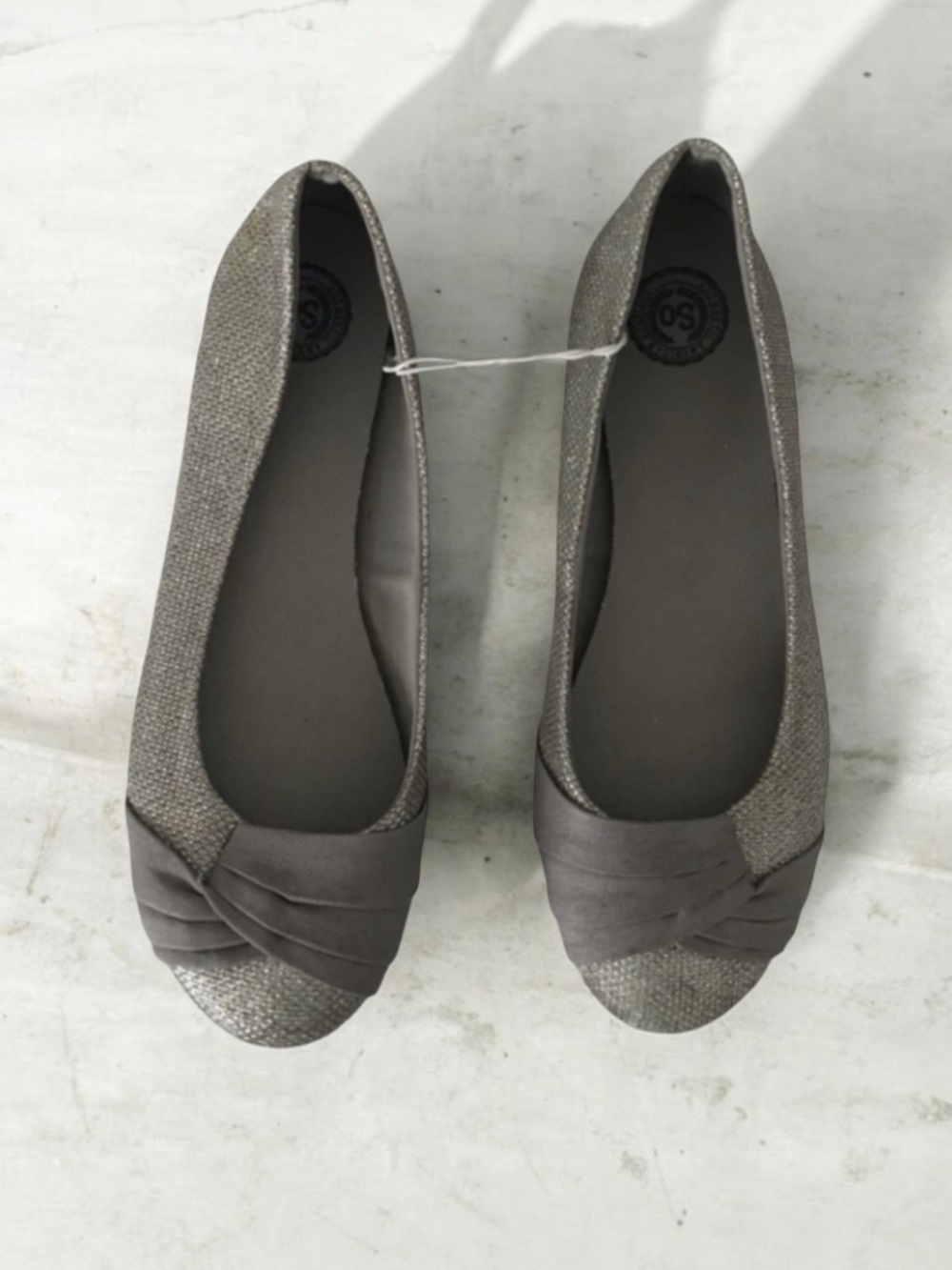 NEW SO Women's Flats 7 Silver Gray NWOT